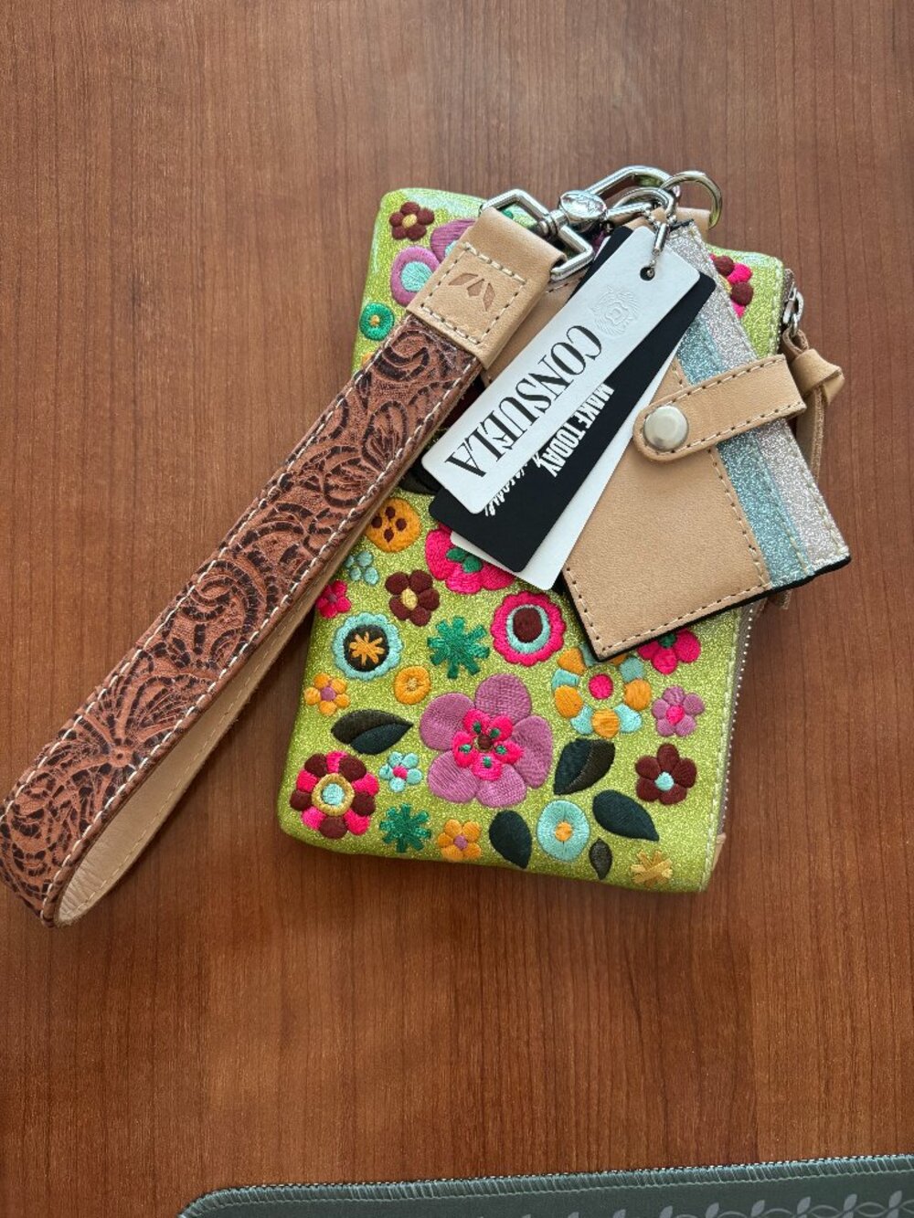 Consuela Buzzy Combi Embroidered Wristlet Card Wallet ~ NWT - Picture 4 of 9